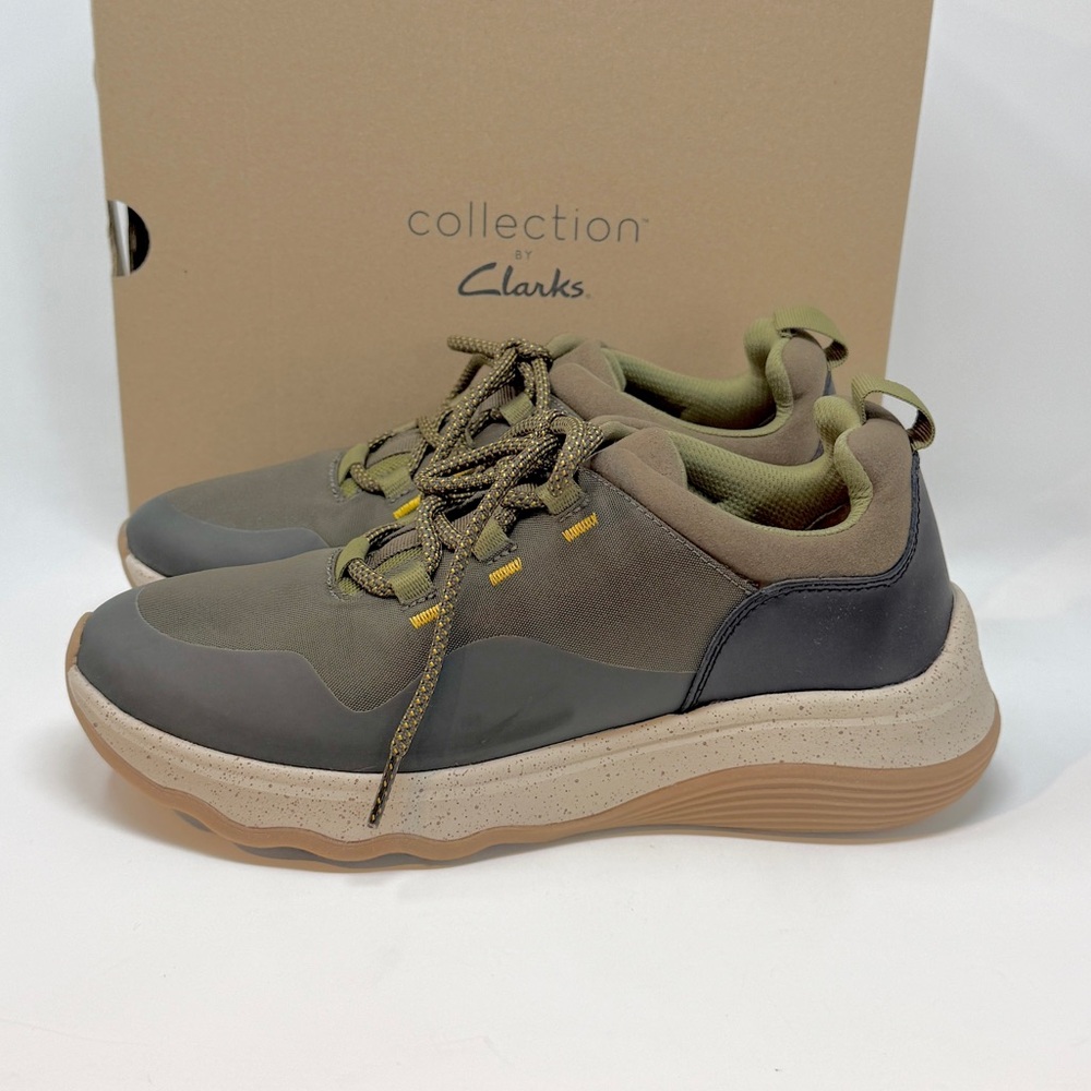 CLARKS Green JAUNT Lace Up Athletic Shoe NWT!